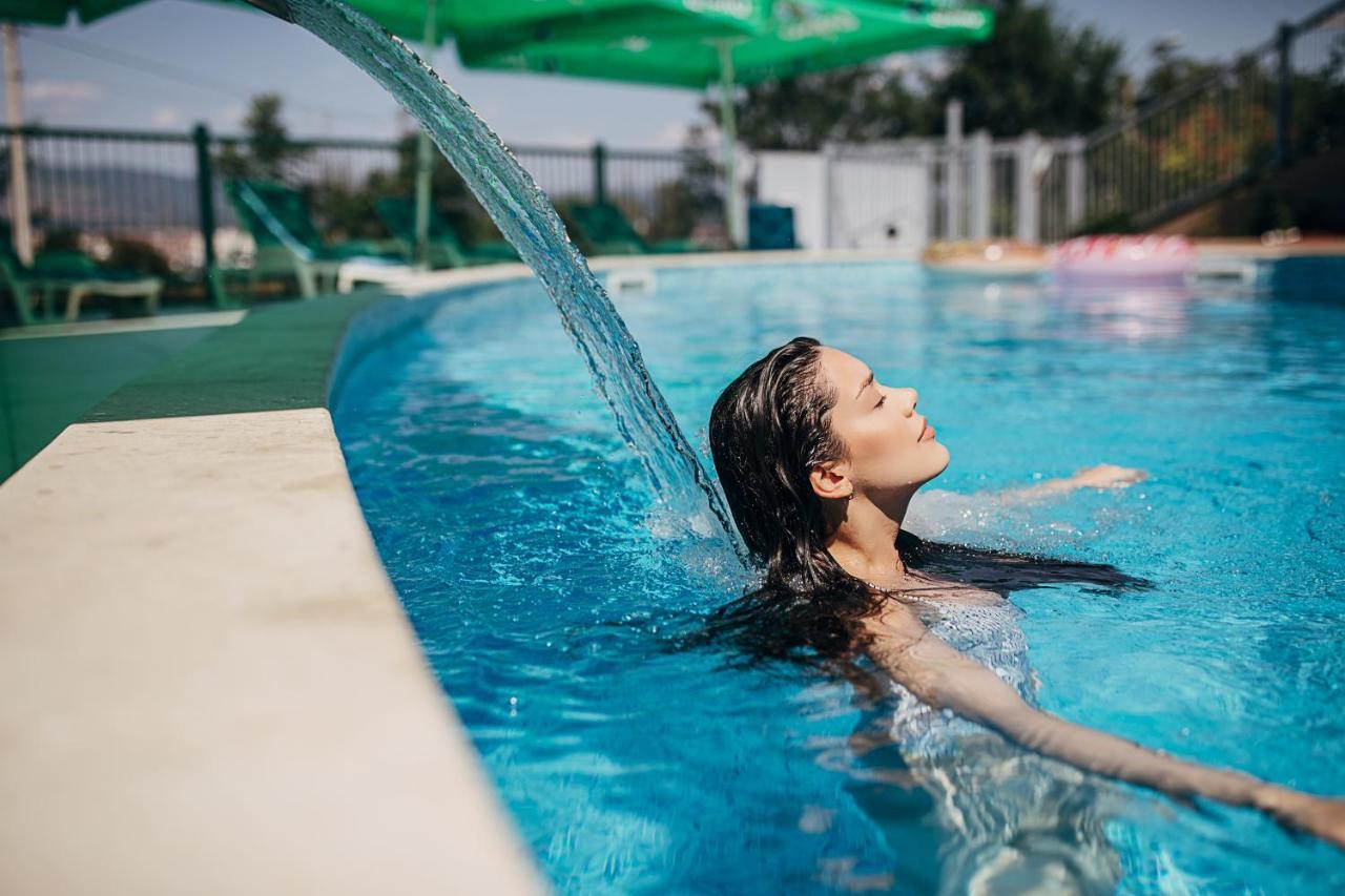 Freya Spa Apartments Ni エクステリア 写真